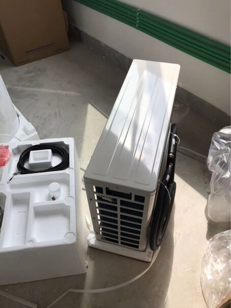 海尔空气能热水器家用200升纯空气能加热装有太阳能热水器了，如果再装个空气能，或者两者共用一个水箱，有什么好的方案，让两个都能有效利用起来？