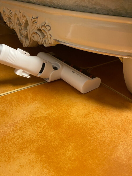 无线智能洗地机芙万2.0slim增配版家用吸尘拖地床下面和沙发下能清洁到吗？