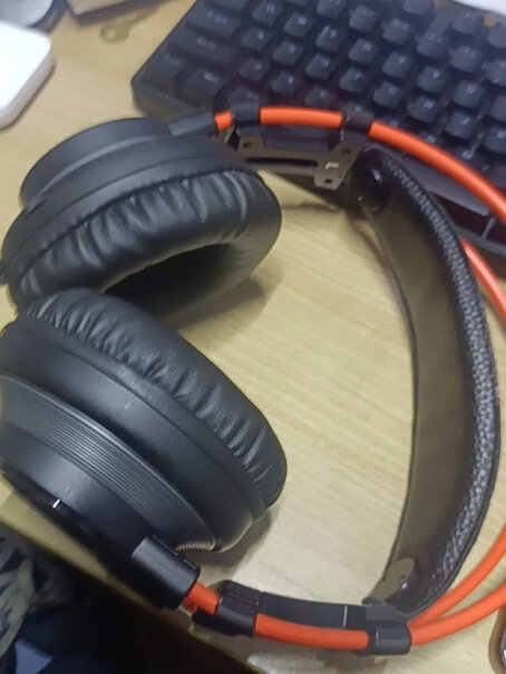 西伯利亚XIBERIAK9电竞游戏耳机头戴式为什么听歌看视频有声音，玩游戏没声音了？