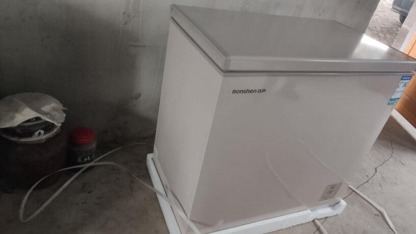 容声205升小型冰柜家用冷藏冷冻转换单温冷柜冰箱底部地面会有水吗？
