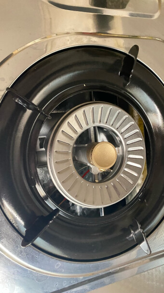 康佳燃气灶双灶具台式灶液化气双灶我家的开孔70*40的可以安装吗？