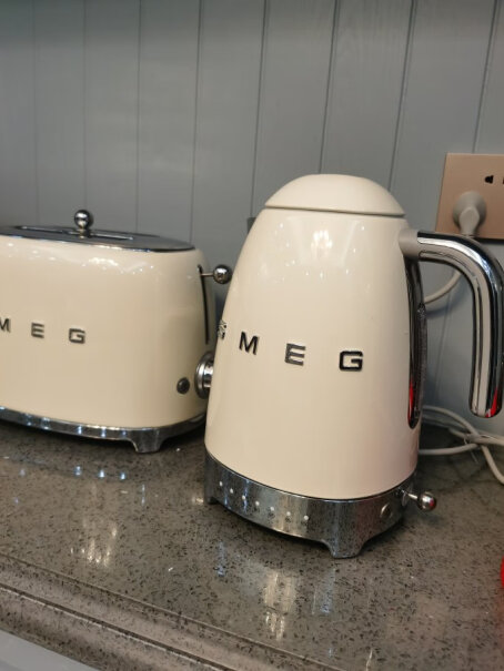 电水壶-热水瓶SMEG斯麦格意大利复古电水壶不锈钢1.7L使用良心测评分享,优缺点分析测评？