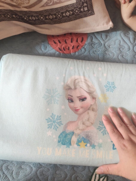 迪士尼宝宝儿童乳胶枕婴儿枕头天然宝宝枕头会不会有胶味？
