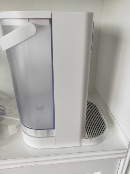 集米T2即热饮水机即热式饮水机有水箱吗？