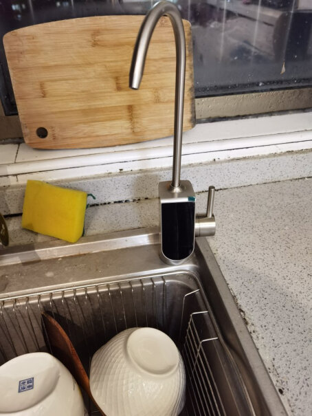 沁园京品家电小白鲸S600净水器厨下式家用台下直饮RO反渗透你好，可以装案厨台上吗？