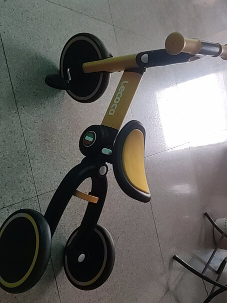 乐卡儿童三轮车便携可折叠童车滑行平衡车三合一TINY前轮和车把连接的塑料件很不结实，会断吗？