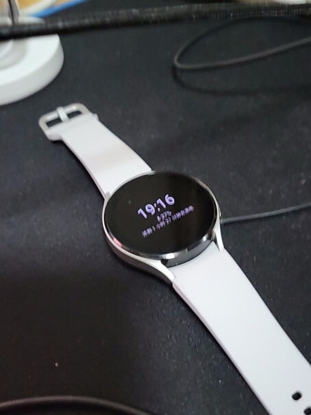 三星Galaxy Watch4 40mm蓝牙款充电头要多少A的？