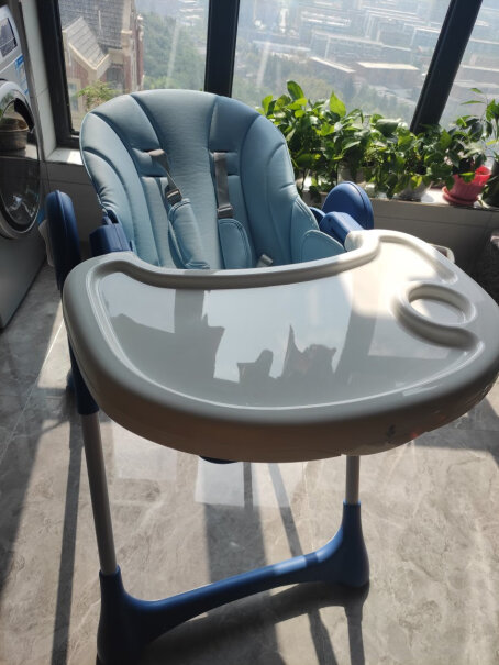 蒂爱宝宝餐椅儿童餐椅便携可坐可躺宝宝椅婴儿餐桌可以和大人的餐桌平齐吗？