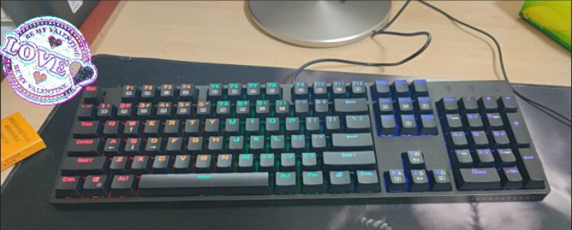 雷神有线游戏机械键盘红轴KG3089R幻彩版兄弟们，这个键盘灯型号是多少呐？