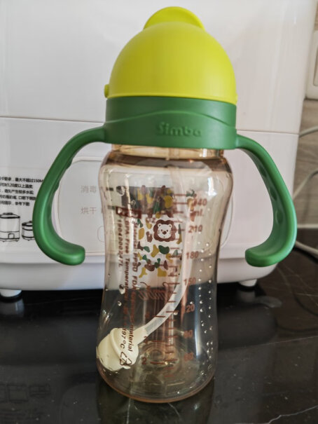 小狮王辛巴ppsu吸管杯这个水杯用着有没有塑料味道呢？