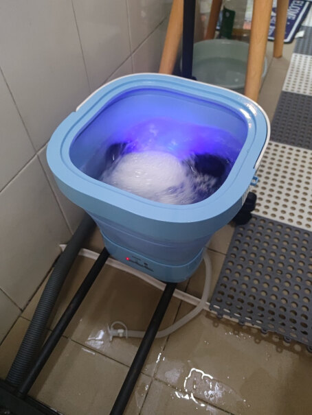 美的3公斤半自动洗鞋机360°全方位清洁可以洗地垫吗？