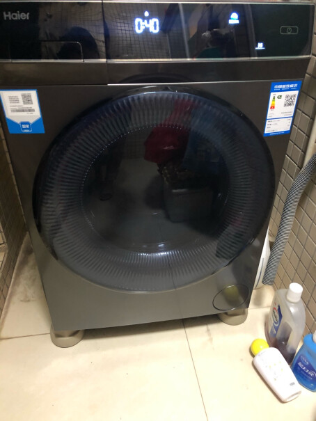 海尔滚筒洗衣机全自动10公斤洗烘一体有没有朋友买的，会漏电啊。？