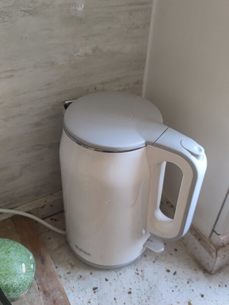 苏泊尔1.5L容量烧水壶数字显温水壶里的水温低了，可以自动通电烧吗？