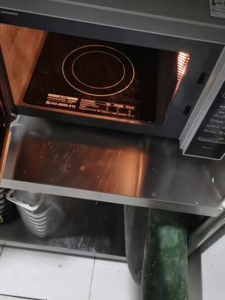 美的快捷微波炉微电脑操控亲们，热菜会不会很干，你们都用保鲜膜包着吗？