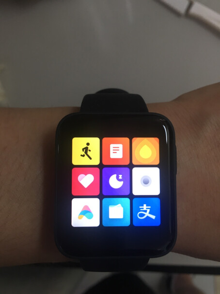 Redmi Watch 典黑智能手表屏幕清楚吗？