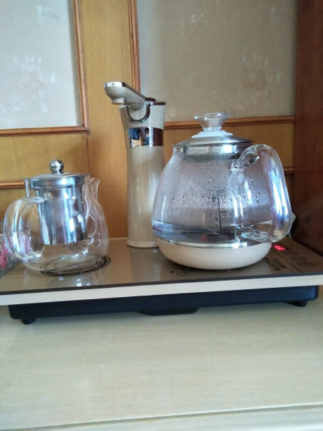 澳柯玛自动上水电热水壶玻璃有没有人煮茶器弄不下来呢？