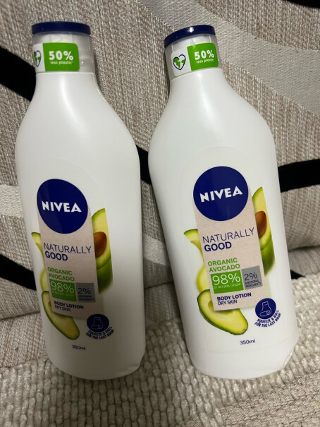 润肤进口版妮维雅NIVEA维生素C&A身体乳320ml功能真的不好吗,优缺点分析测评？