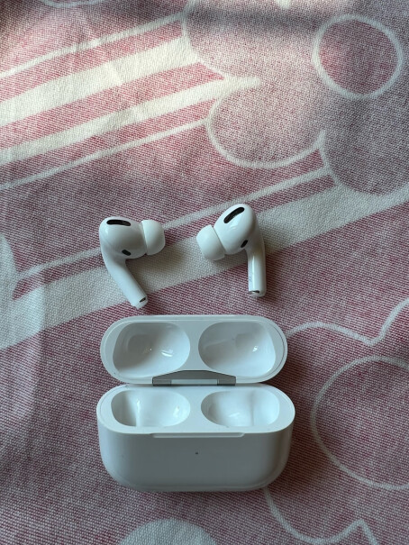 你们觉得AirPods pro好一点还是Bests solo pro更好？