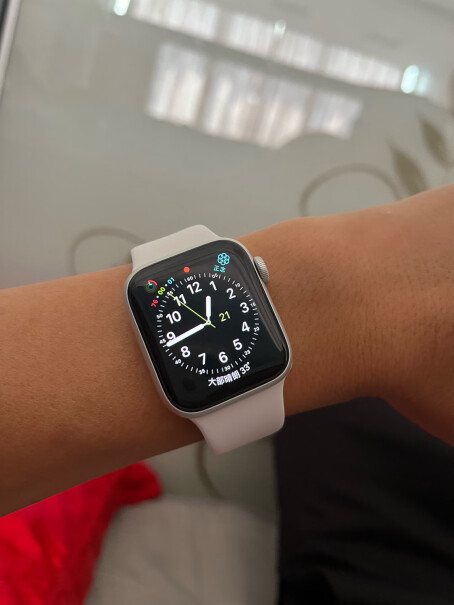 Apple Watch SE 2022款手表功能真的不好吗？入手1个月评测揭露！