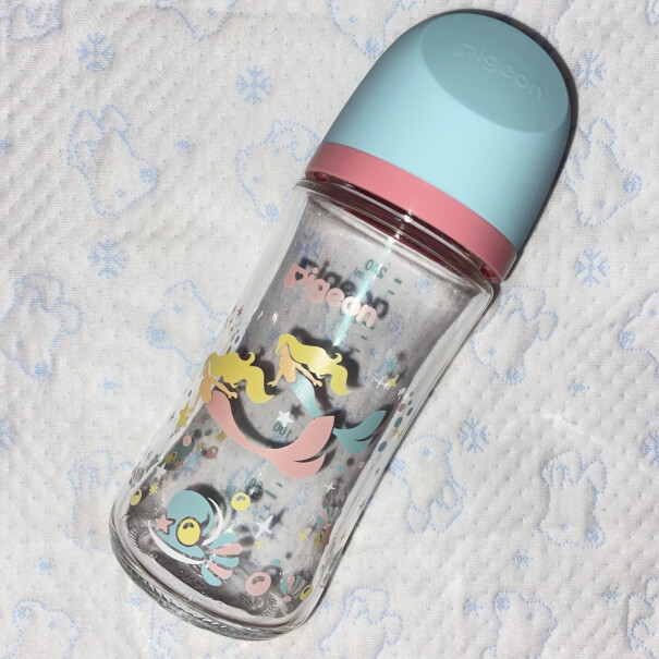贝亲Pigeon宽口径玻璃奶瓶奶嘴套装婴儿奶瓶240ml+自然实感婴儿奶嘴L码+LL码各位亲，这玻璃奶瓶容易打碎吗？安全性如何？谢谢！