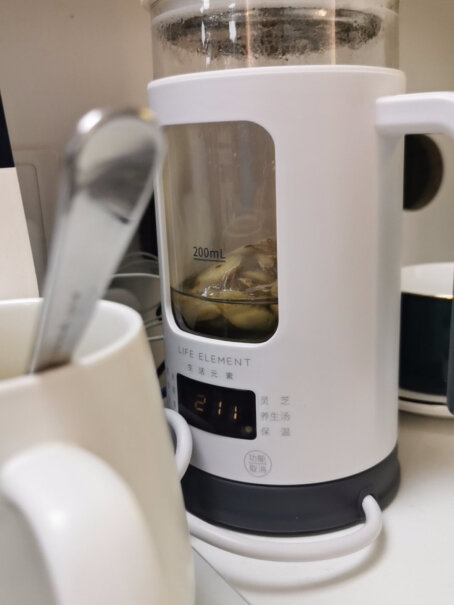 生活元素养生壶迷你煮茶器煮养生茶有溢出来的现象吗？