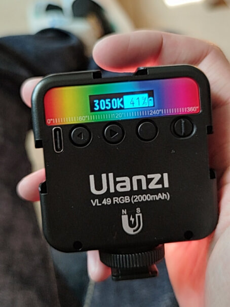 ulanzi光灯全彩色温VL49RGB磁吸LED灯微单便携好用吗？优缺点质量分析参考！