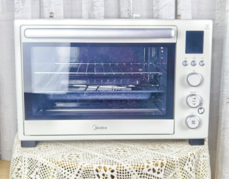 美的家用多功能电烤箱25升这一款发热管是独立加热的吗？