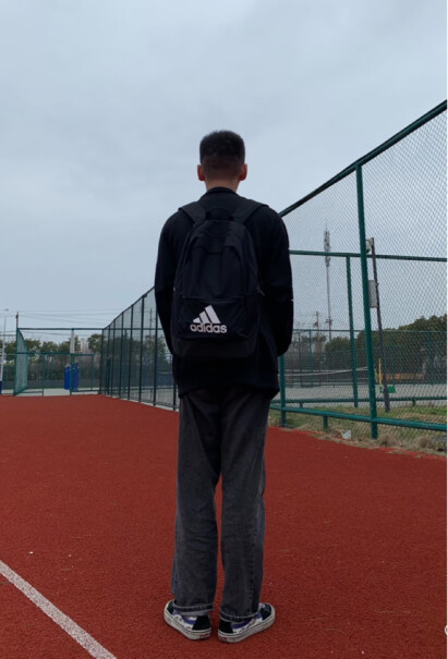 运动包adidas阿迪达斯官网男女运动健身双肩背包DT2628黑质量真的差吗,使用情况？