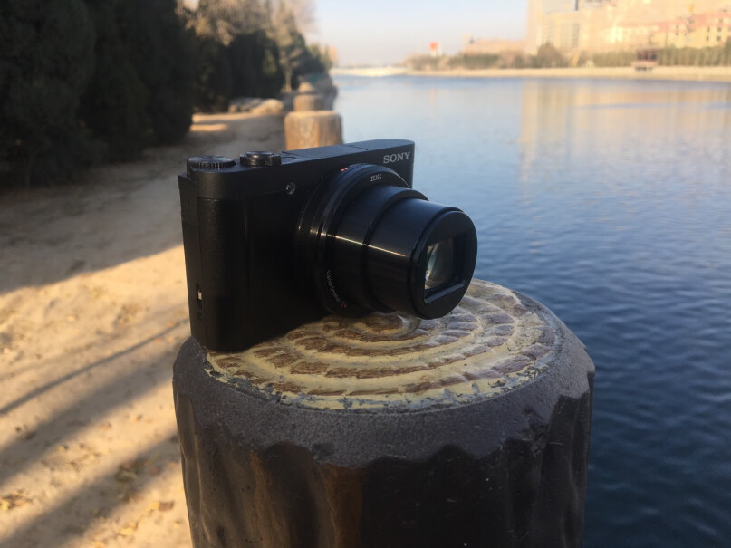 索尼DSC-WX500数码相机数码相机一块电池4k能拍多久？
