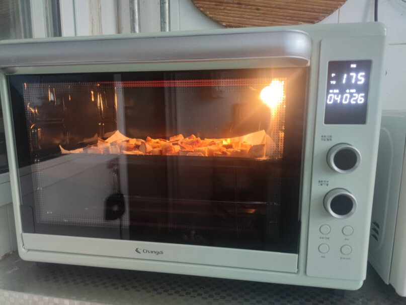 长帝家用多功能电烤箱42升大容量温度准吗？温度偏高还是偏低？
