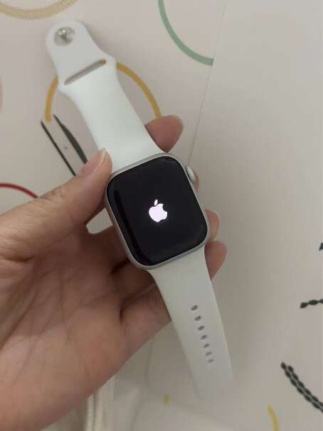 Apple Watch Series 8 GPS + 蜂窝款蜂窝的是不是可以插卡的？