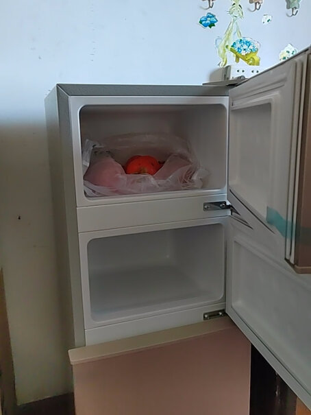 韩国现代迷你冰箱小冰箱小型电冰箱双门家用宿舍冷冻冷藏节能想买个放在办公室，不知道声音会不会影响工作？放在离座位两米多远的地方？