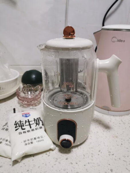 厨技奶茶破壁机家用豆浆机小型迷你静音请问煮的时候会溢出来吗？