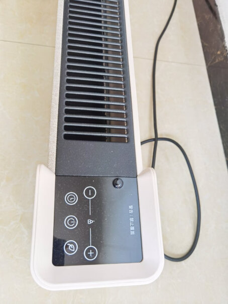 艾美特（Airmate）温室系列取暖器插座是几眼的？