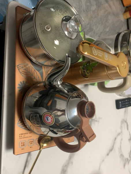 金灶全自动上水电热水壶保温烧水壶茶具一体泡茶专用电茶炉你们上水管味道大吗？