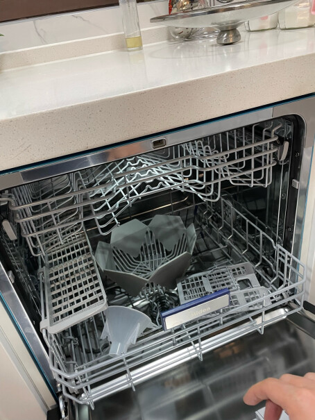 美的台式洗碗机高温除菌请问，洗碗盐能用吗？怎么加？