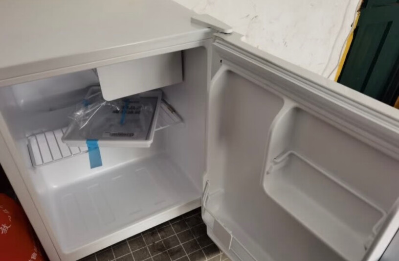 奥马Homa118升为什么冰箱里面保鲜的放东西进去全部都结冰？