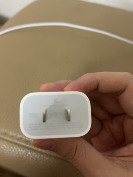 直插充电器Apple苹果12原装充电器20W测评结果震惊你！来看下质量评测怎么样吧！