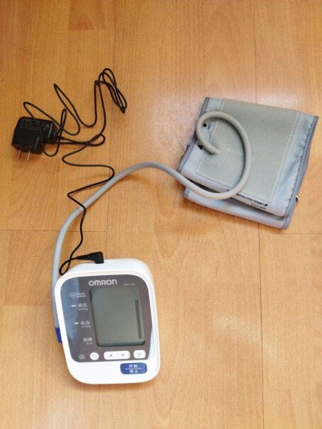 血压计欧姆龙家用上臂式智电子血压计HEM-7136对比哪款性价比更高,评测质量好不好？
