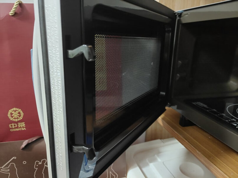 格兰仕变频微波炉烤箱一体机为什么烤红薯里面一会灯亮一会灯不亮？