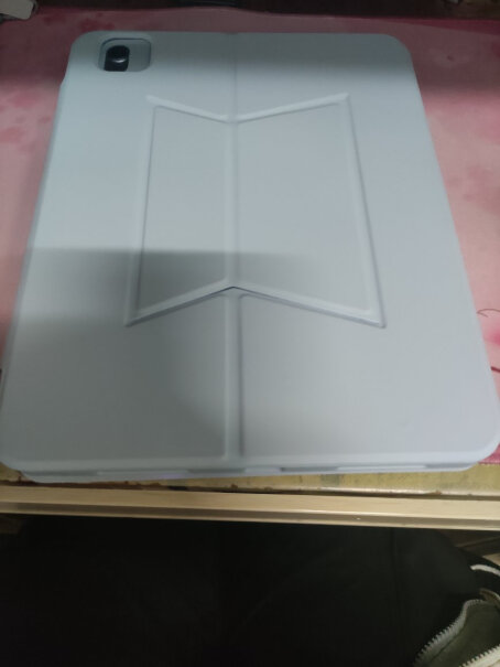 「教育优惠版」Apple iPad Air10.9英寸平板电脑（ 2020年新款 64GWLAN版出厂得时候自带贴膜吗？