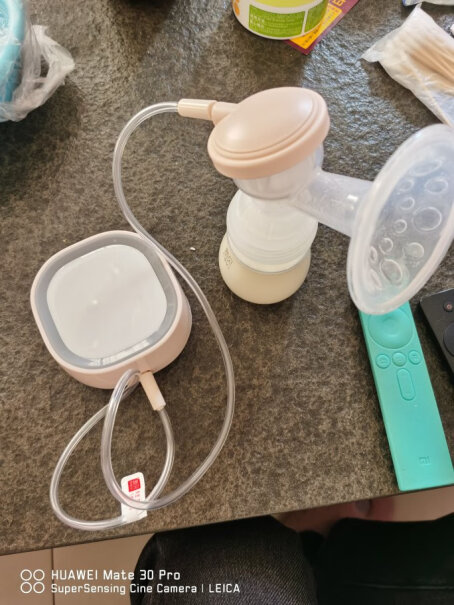 新贝电动吸奶器带哺乳灯请问亲亲们，这个吸奶器能把乳房的奶吸干净吗？乳头破了吸疼吗？