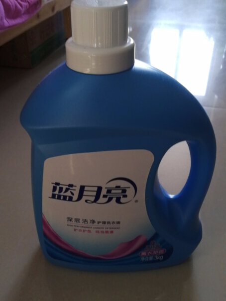 蓝月亮洗衣液12斤套装机洗3kg*1瓶+2kg*1瓶+1kg*1瓶可以和滴露除菌液一起用吗？