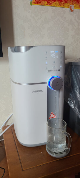 飞利浦水魔方PD50S净饮一体机家用加热净化器即热式饮水机刚使用时是不是水里有塑料味？