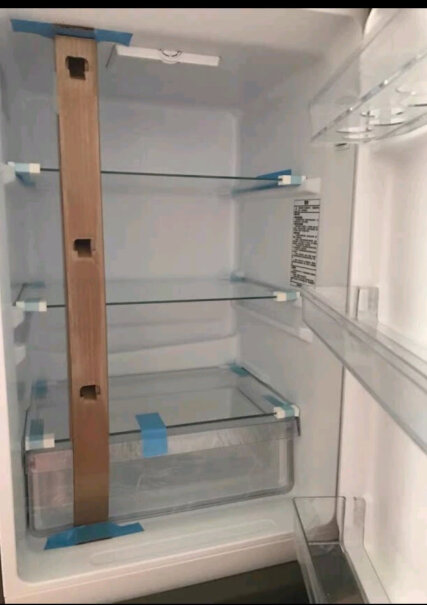 216升三门电冰箱小型家用中门软冷冻节能你们买的冰箱冷藏室有水珠往下流吗？