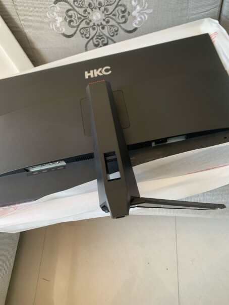 HKC这个显示HDMI接口是2.1的吗？