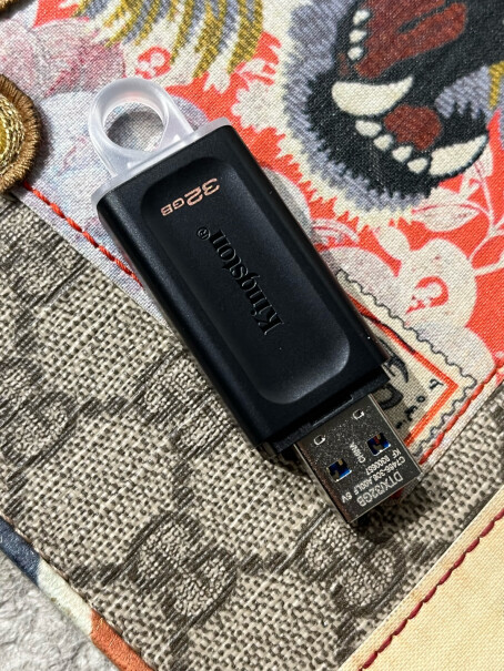 金士顿（Kingston）256GB USB3.2 Type-A 超极速固态U盘 DTMAXA 读速功能介绍,优缺点大全？