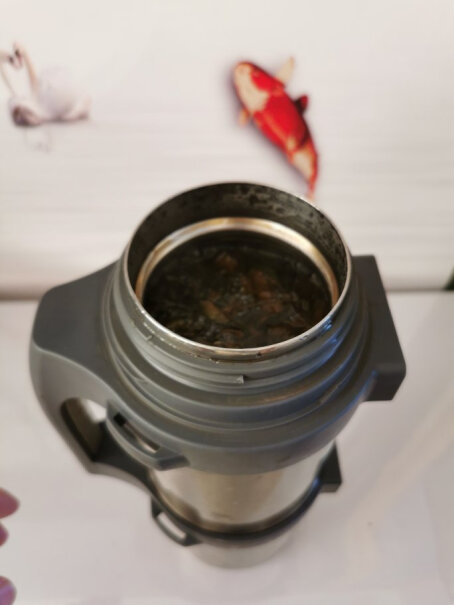 美的电水壶热水壶304不锈钢壶有灰色的吗？