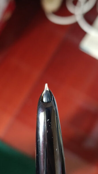 英雄钢笔100经典金尖钢笔商务办公墨水笔签字笔黑色银夹返厂维修 寄回来的笔 竟然被掉包了 太可恶了？