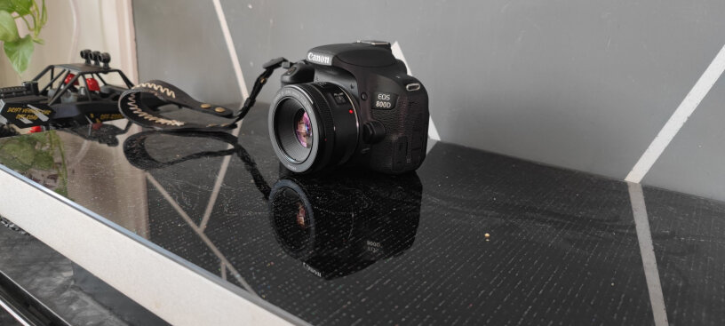 佳能100mm微距镜头1500D能用吗？